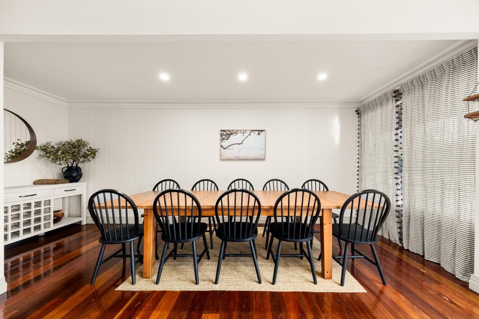 Dining area, City view