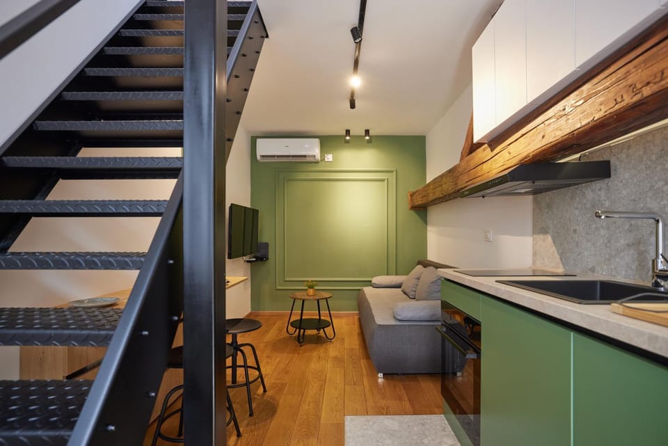 Kitchen or kitchenette, Living room, Seating area, air conditioner