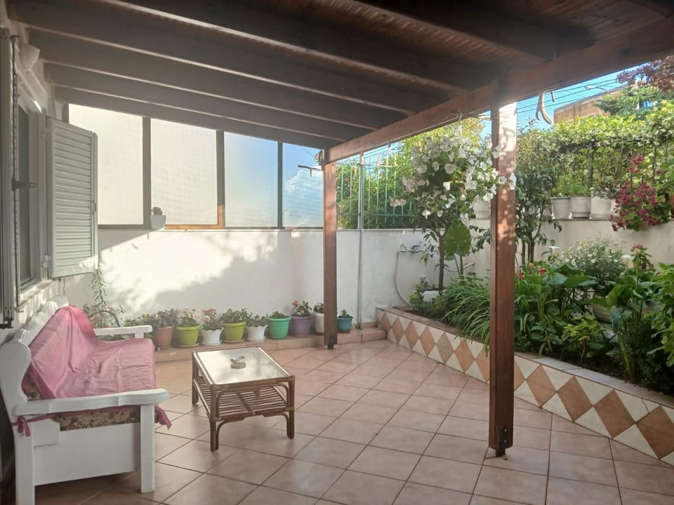 Goni Guest House Bed and Breakfast in Sarandë