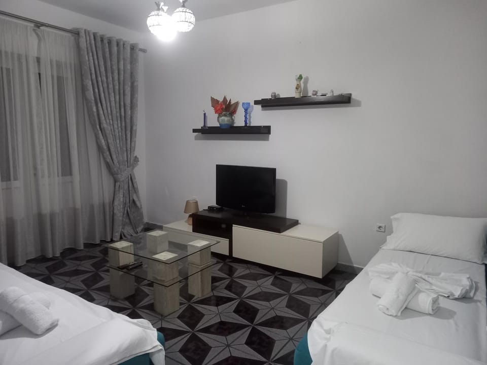 Goni Guest House Bed and Breakfast in Sarandë