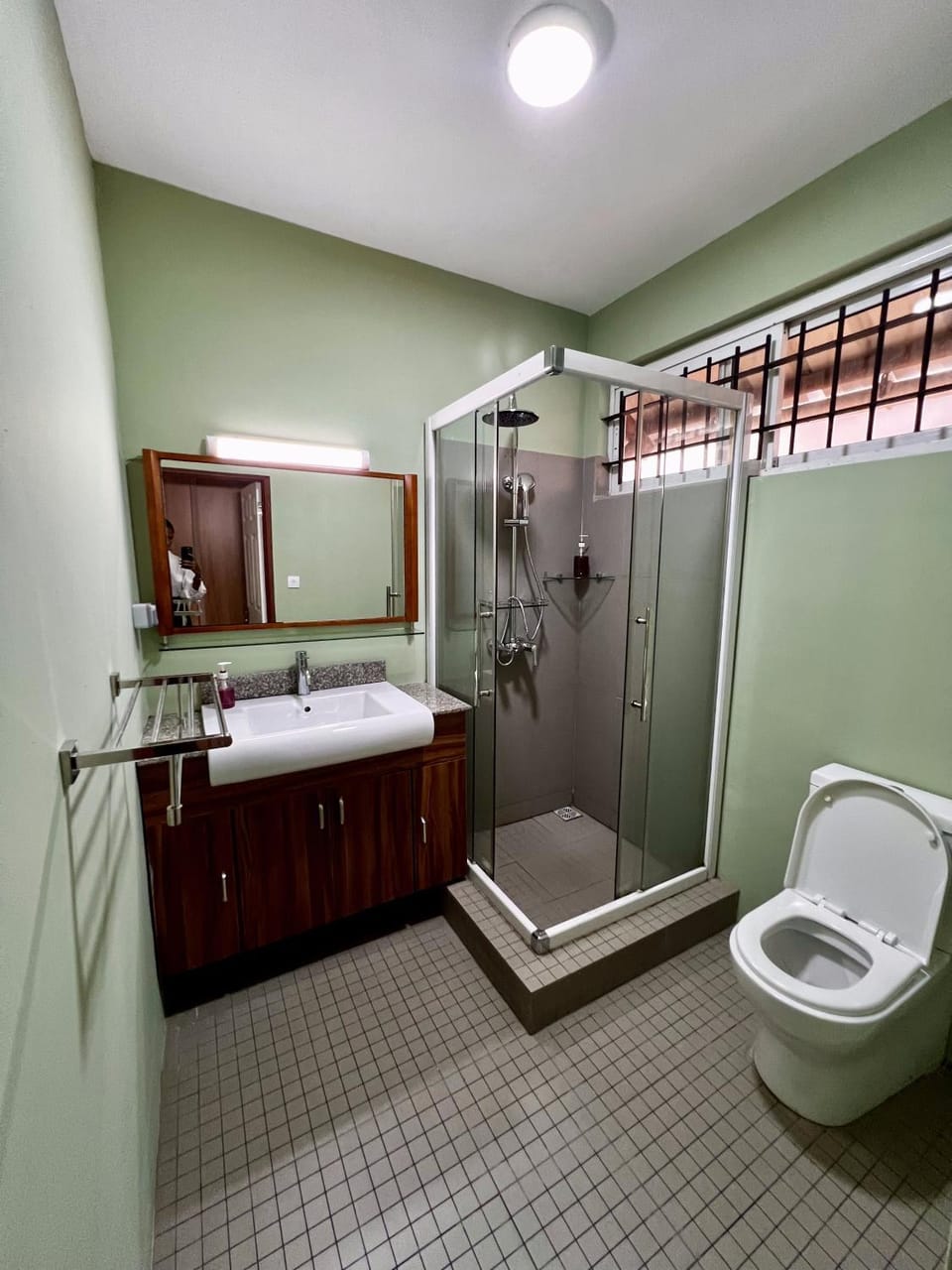 Shower, Toilet, Bathroom, towels