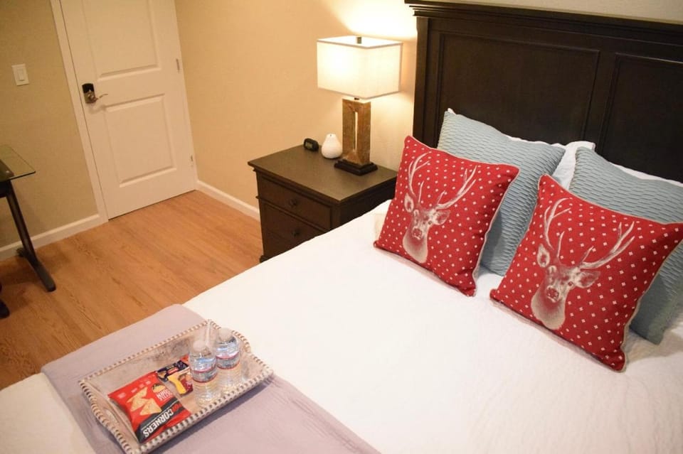 Palo Alto 1Bedroom/2 Baths Near Stanford Bed and Breakfast in Menlo Park