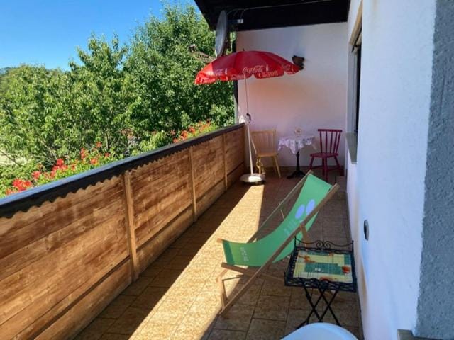 View (from property/room), Balcony/Terrace, Garden view, sunbed
