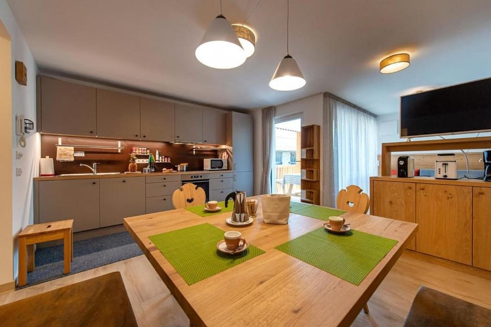 Property building, Kitchen or kitchenette, Living room