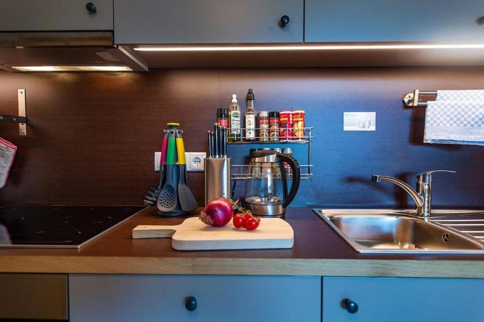 Kitchen or kitchenette, Living room