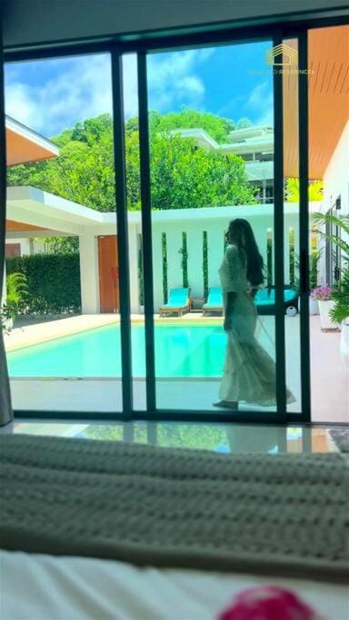 Bedroom, Swimming pool