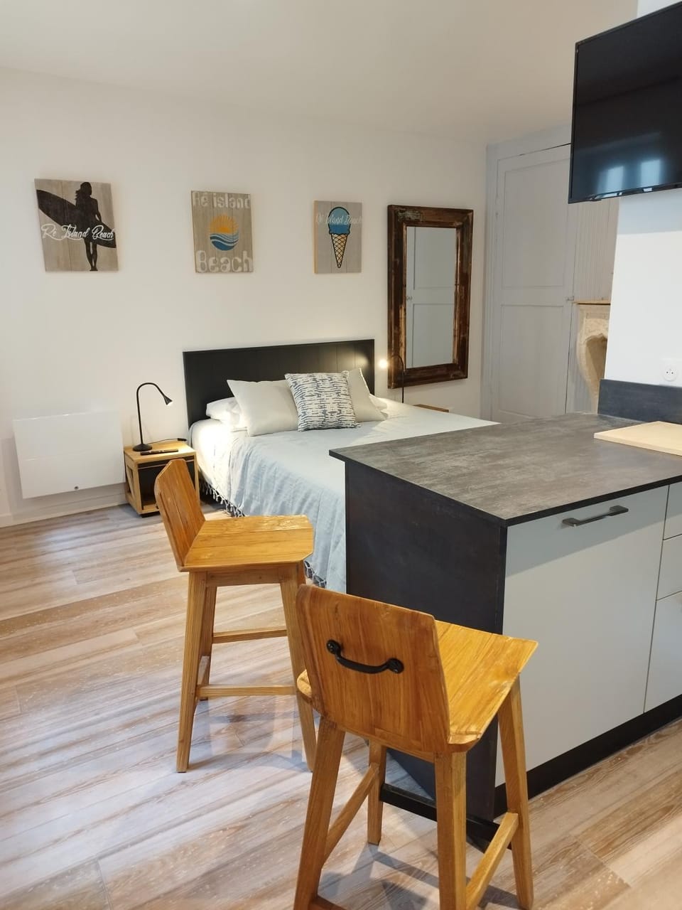 Le St Louis Chambre aménagée avec cuisine N°4 Apartment in La Rochelle