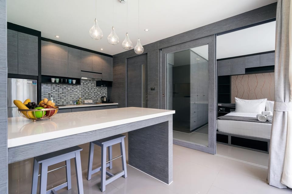 Kitchen or kitchenette, Photo of the whole room, Seating area, Dining area