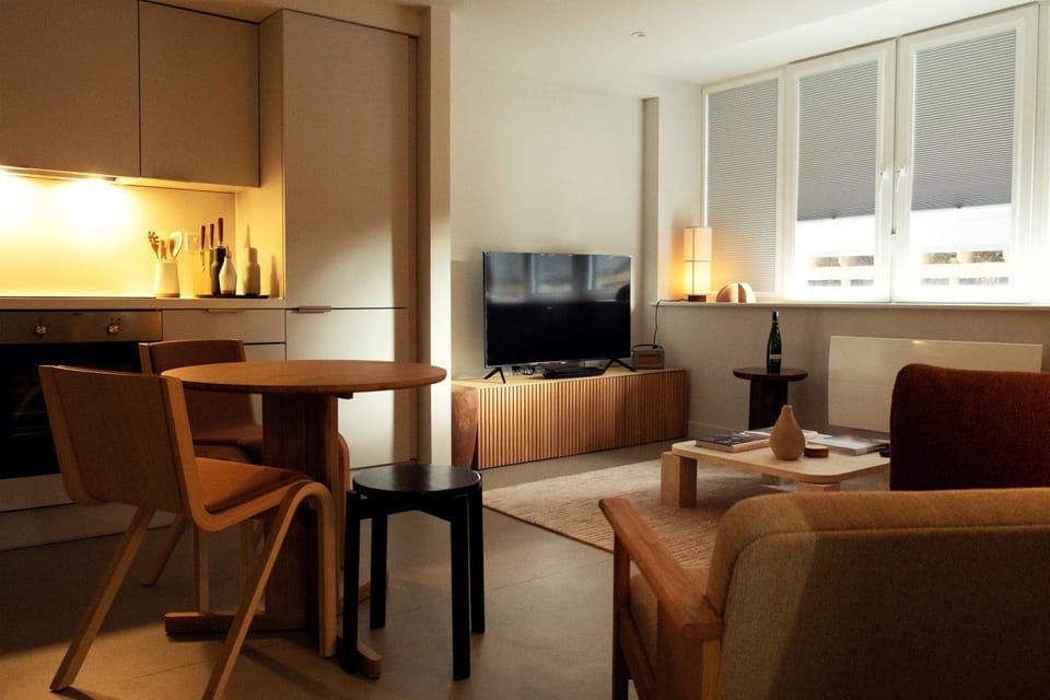 Kitchen or kitchenette, Seating area