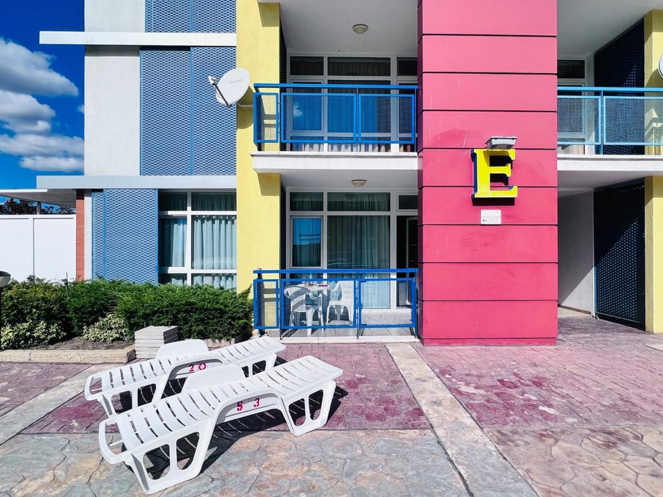 Property building, Balcony/Terrace