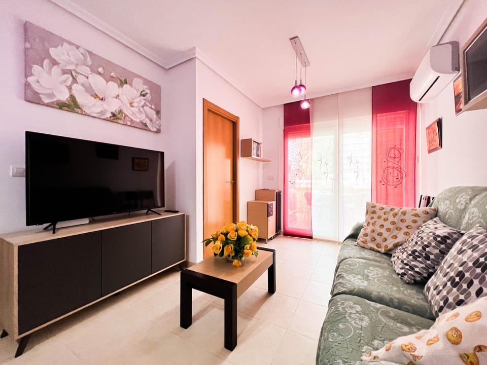 TV and multimedia, Living room, Seating area, air conditioner