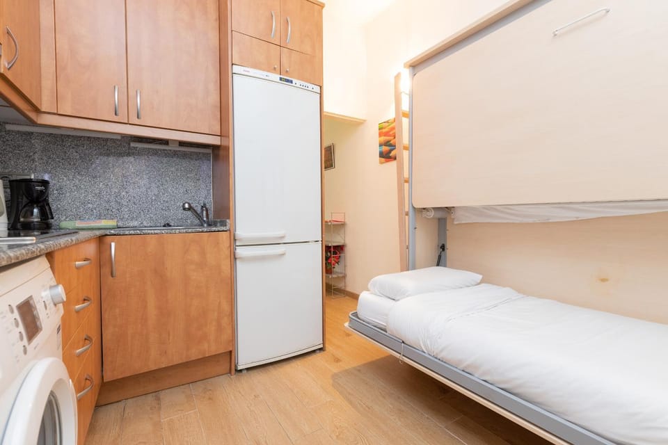 Bed, Kitchen or kitchenette