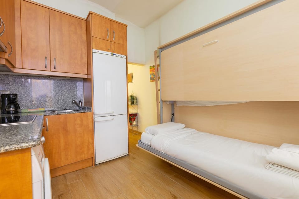 Bed, Kitchen or kitchenette