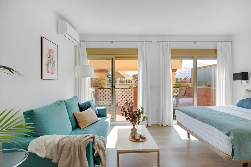 Bed, Balcony/Terrace, Living room, Photo of the whole room, Bedroom