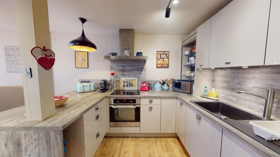 Kitchen or kitchenette, dishwasher, pet friendly, toaster