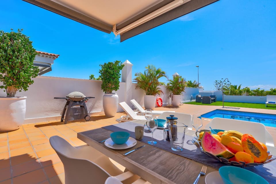 View (from property/room), Balcony/Terrace, Pool view