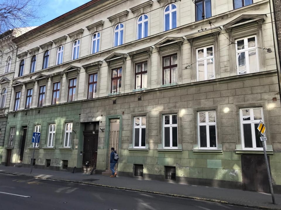 Property building, Facade/entrance, Day