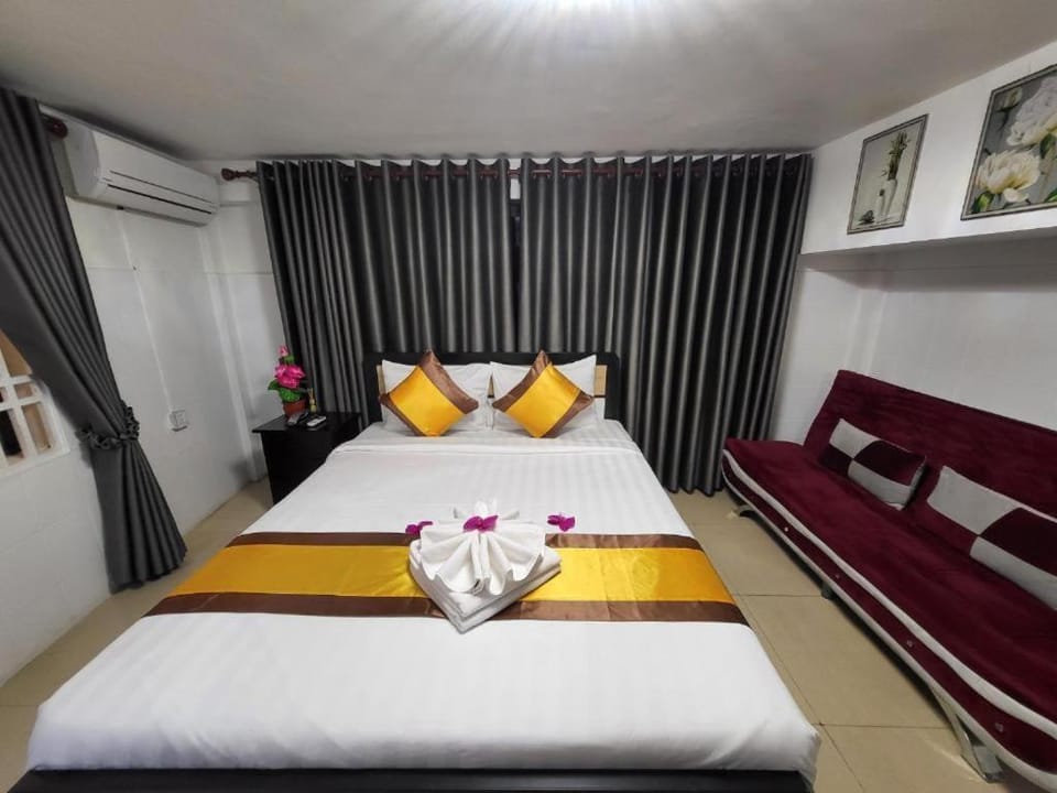Sun Chakra Boutique Hotel - 50m to Museum & Royal Palace & Walking street Hotel in Phnom Penh Province
