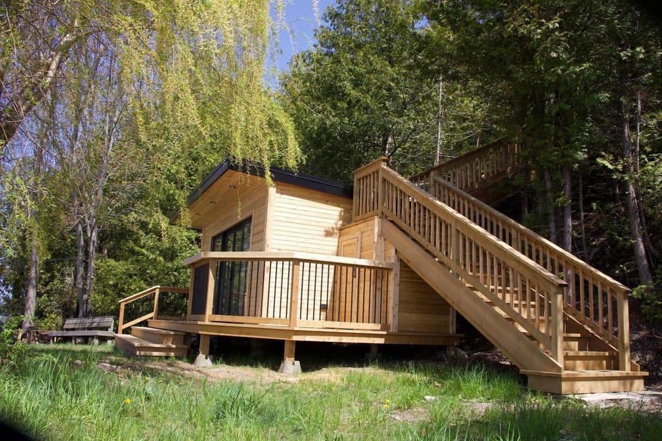 Tanglewood - Large Waterfront Home in PEC ST-2020-0172 House in Greater Napanee