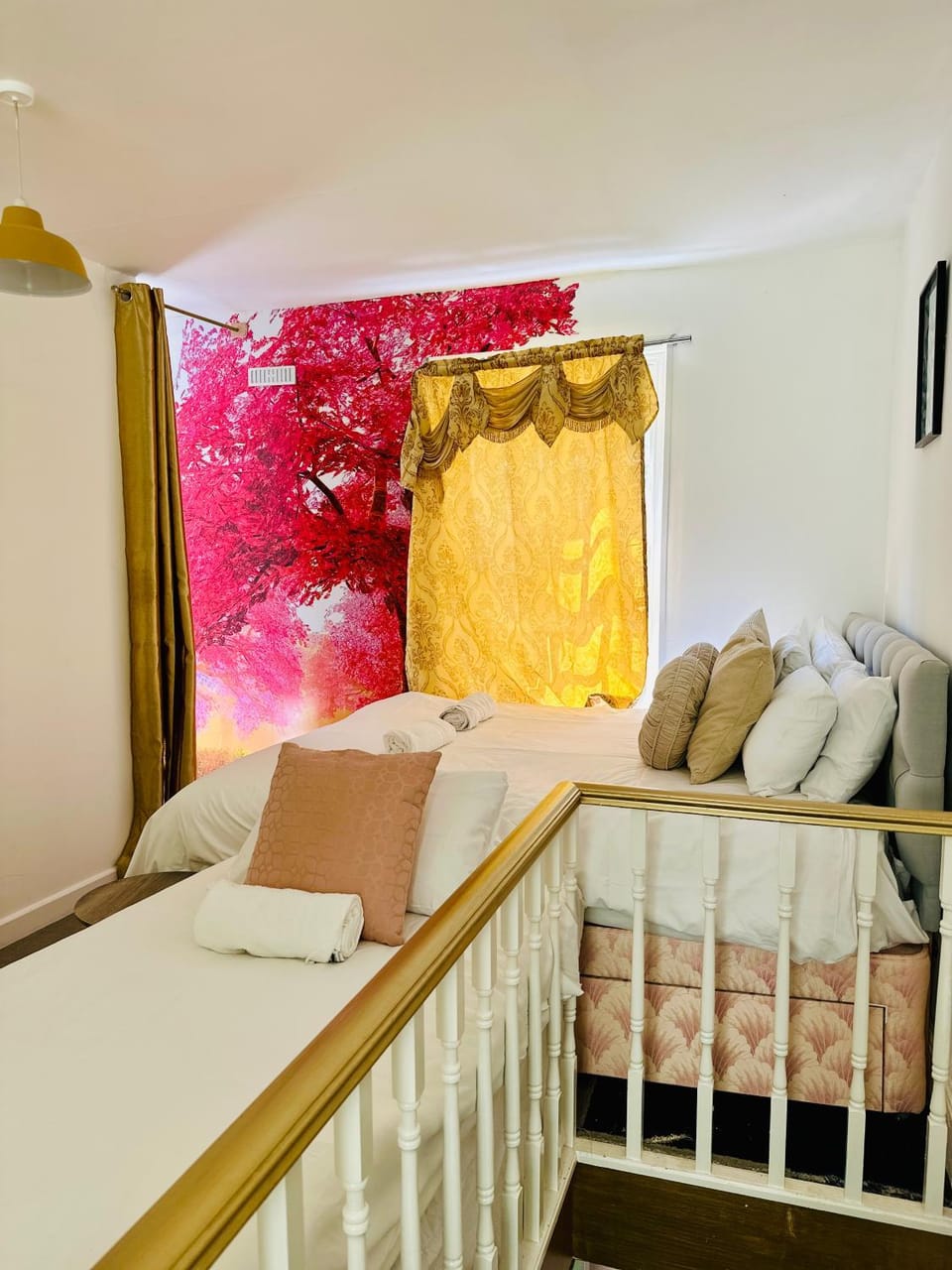 Big Group Stays House in Hove