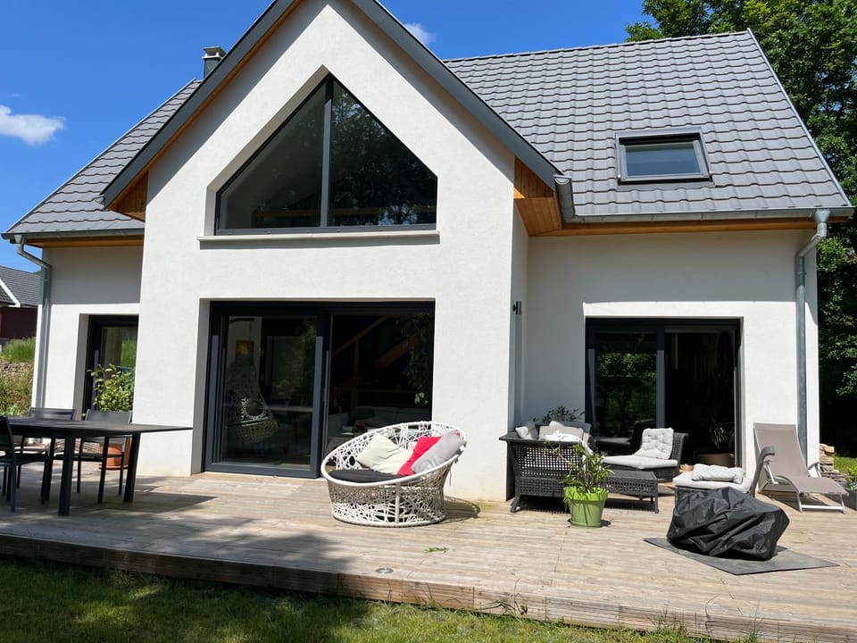 Property building, Patio, sunbed