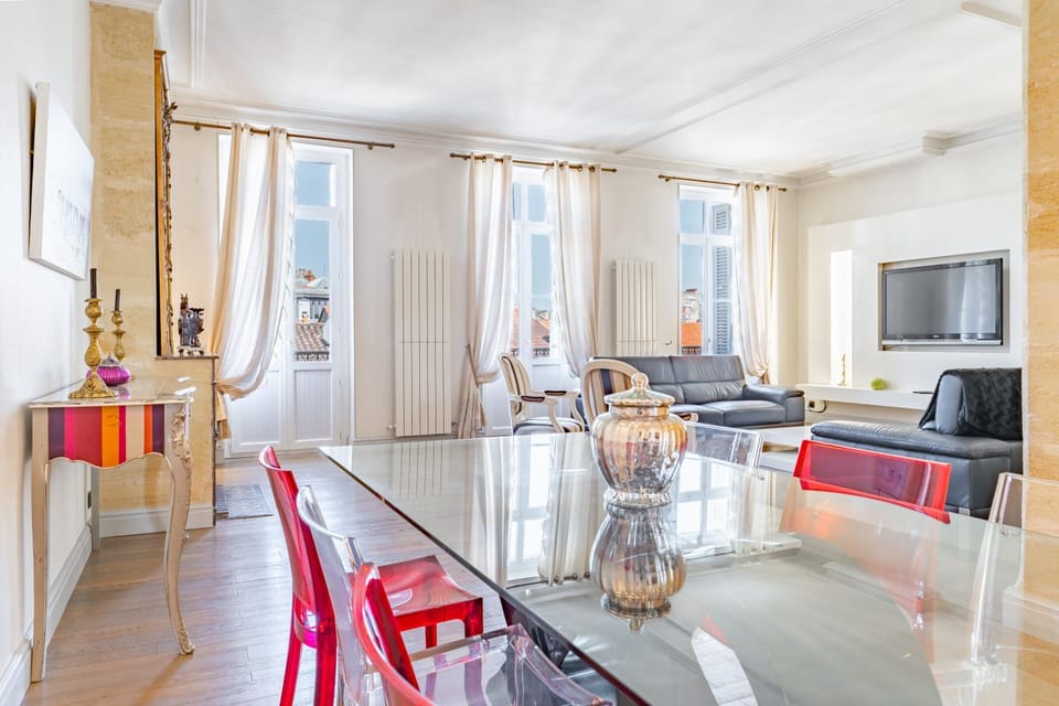 Magnifique Appartement - 160m2 - 3 Chambres - Centre de Bordeaux Apartment in Bordeaux