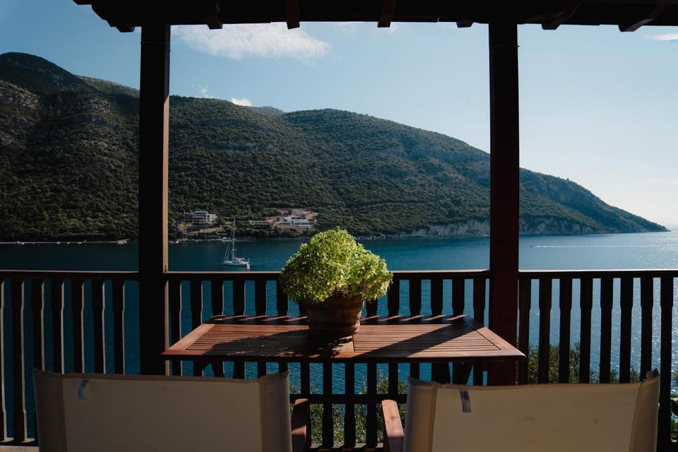 Natural landscape, Balcony/Terrace, Balcony/Terrace, Seating area, Mountain view, Sea view
