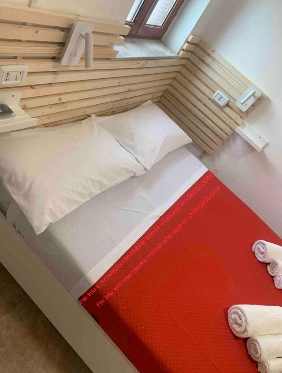 Bed, towels