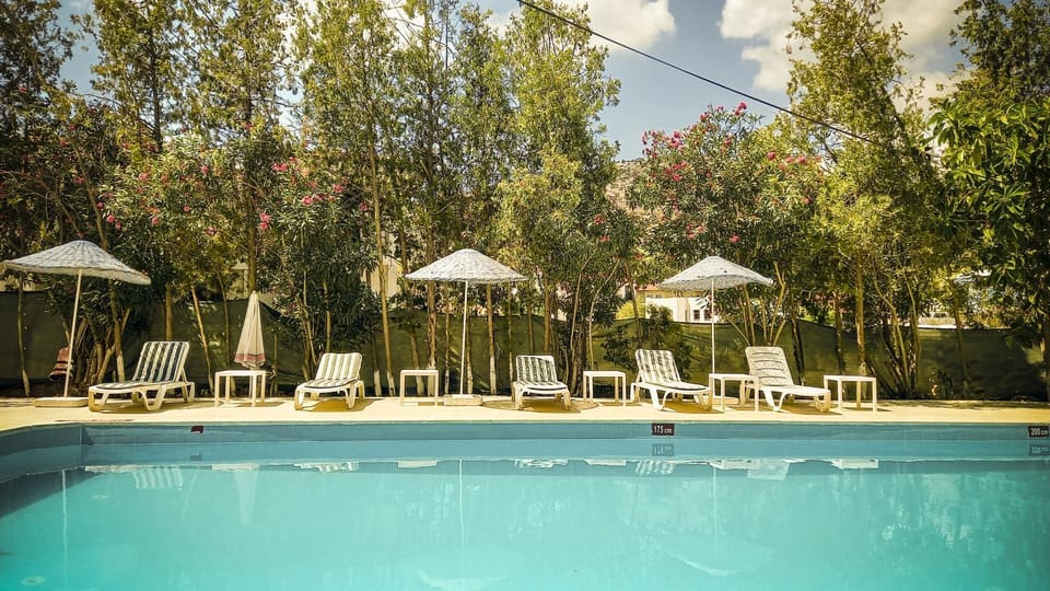 Garden view, Pool view, Swimming pool, Swimming pool, sunbed