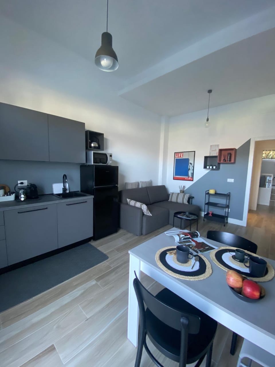 Kitchen or kitchenette, Seating area, Dining area