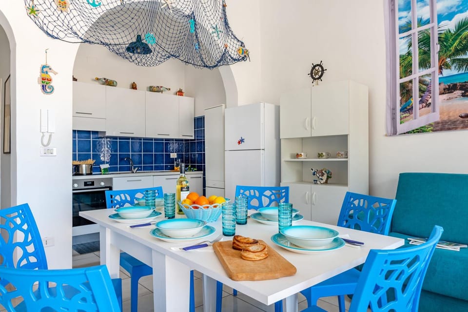 Kitchen or kitchenette, Dining area, Dining area