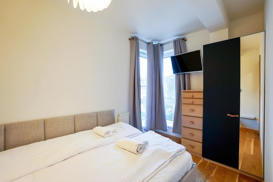 Communal lounge/ TV room, Bed, Bedroom, towels, wardrobe