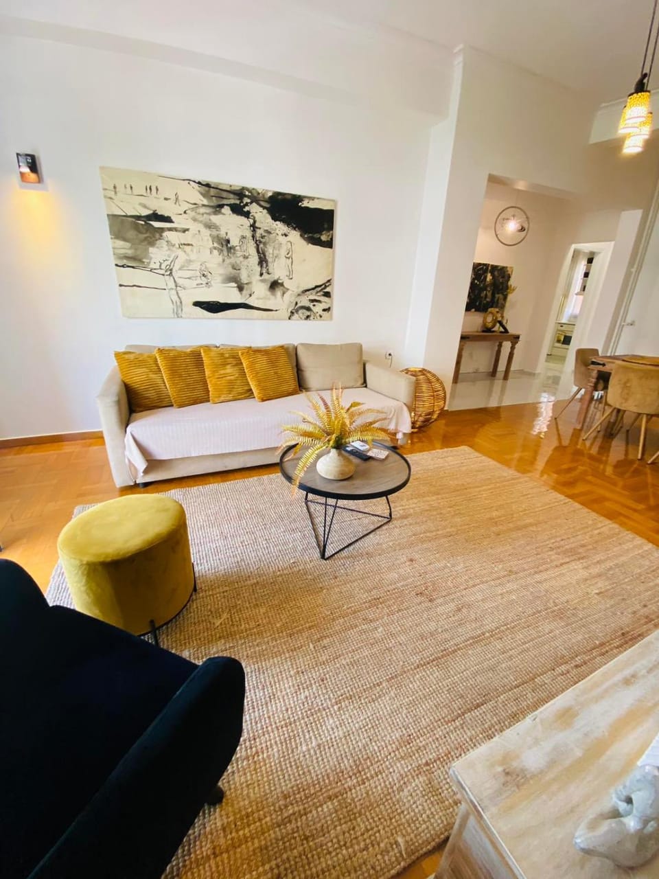 Living room, Seating area