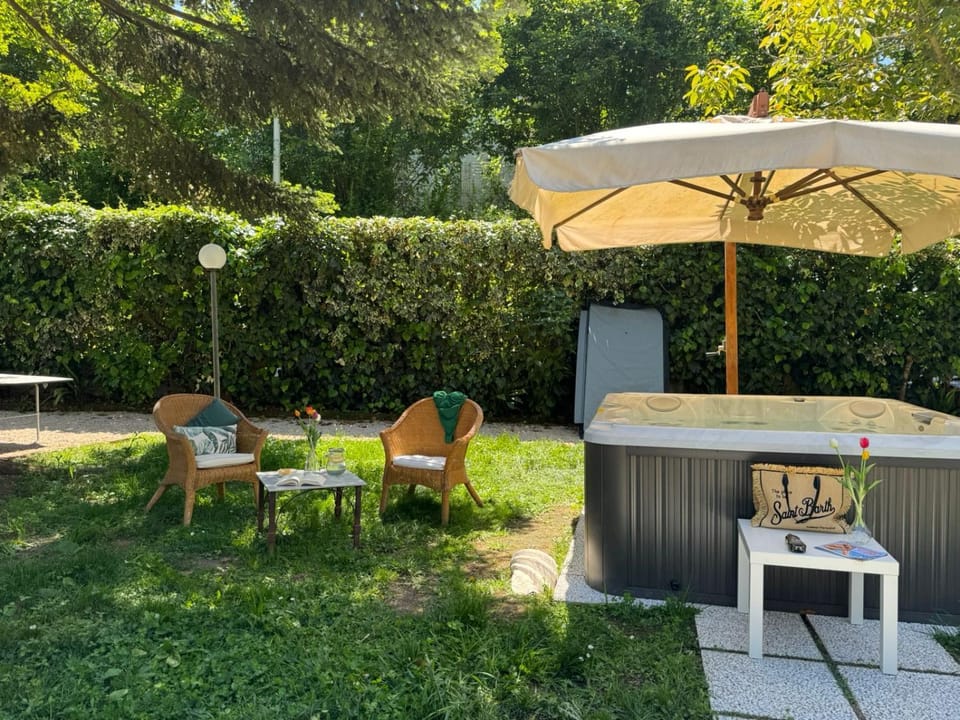 Hot Tub, Hot Tub, Open Air Bath, Open Air Bath, Open Air Bath