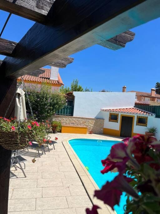 Cafofos da Zeta, Cozy Pool House Chalet in Setúbal, Portugal