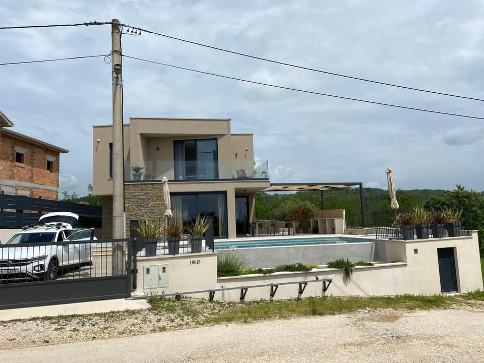Property building, Parking