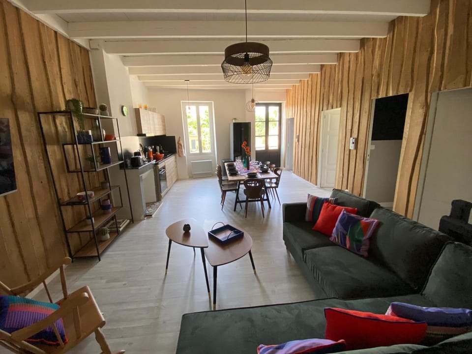 Communal lounge/ TV room
