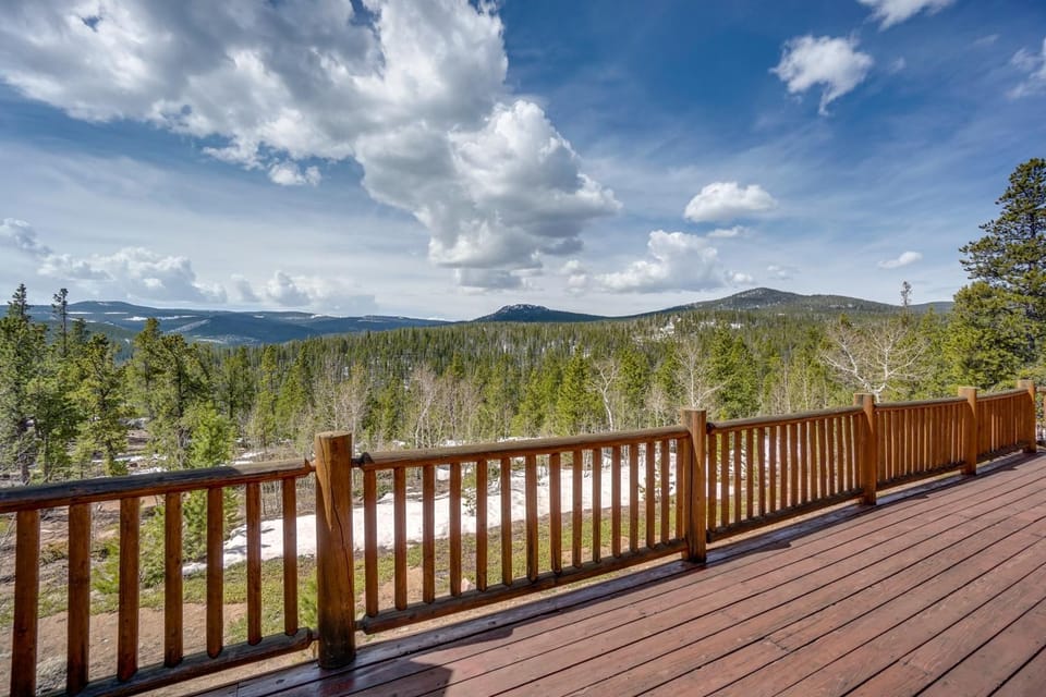 Mountain-View Front Range Colorado Vacation Rental House in Colorado