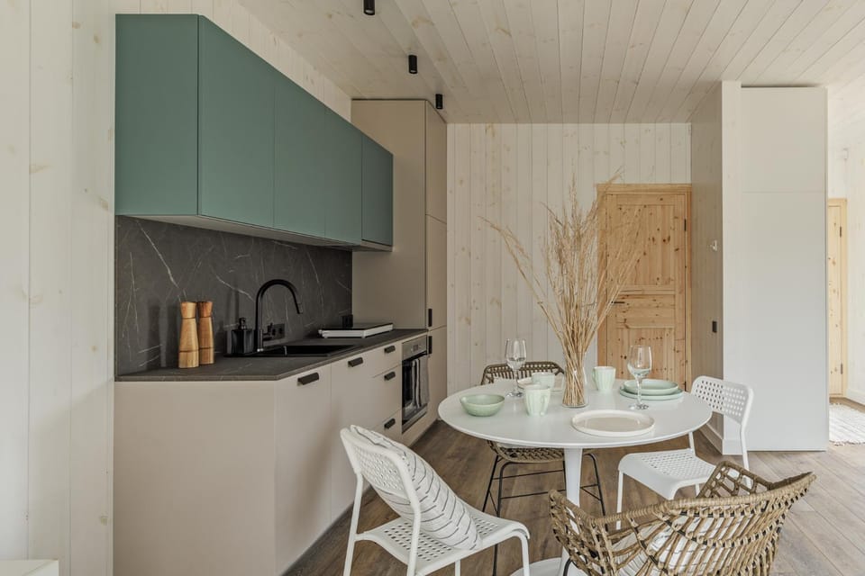 Kitchen or kitchenette, Dining area, stove