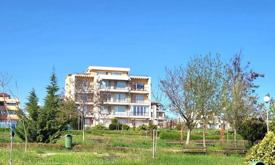 Property building, Day, Children play ground, Garden, Garden view, Sea view
