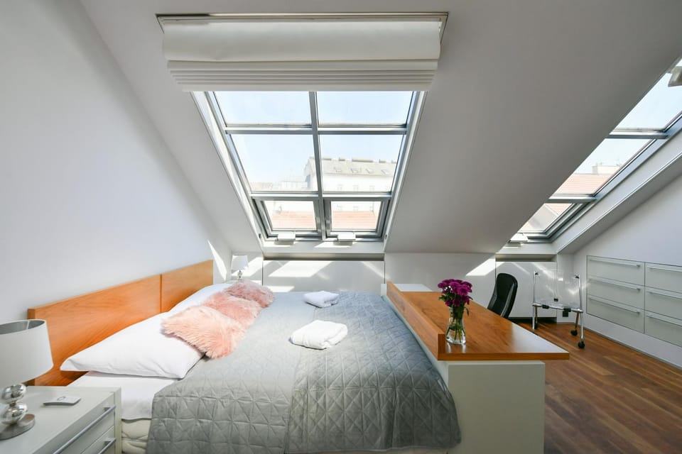 Bed, Photo of the whole room, air conditioner