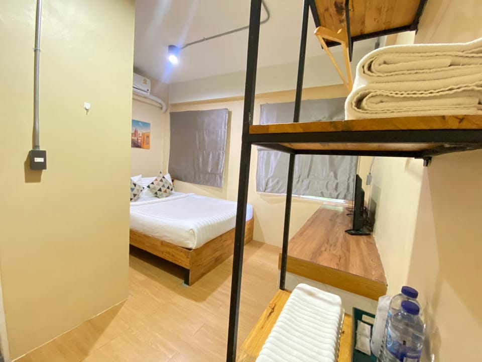 ซับรูมโฮเทล Subroom Hotel Vacation rental in Surat Thani Changwat