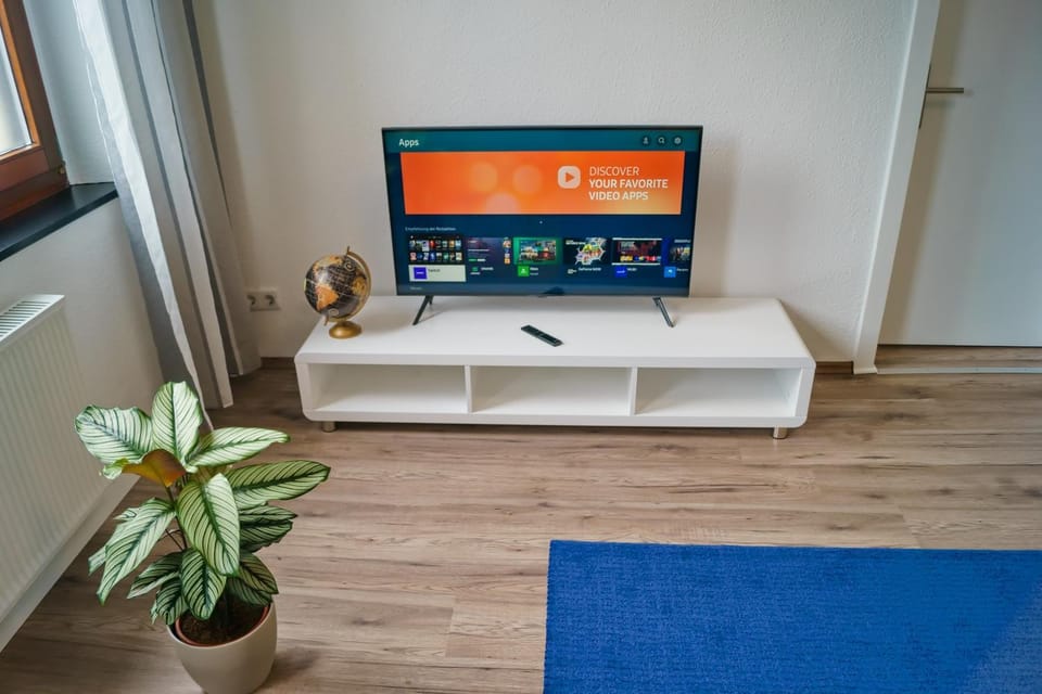 Communal lounge/ TV room, TV and multimedia, Living room
