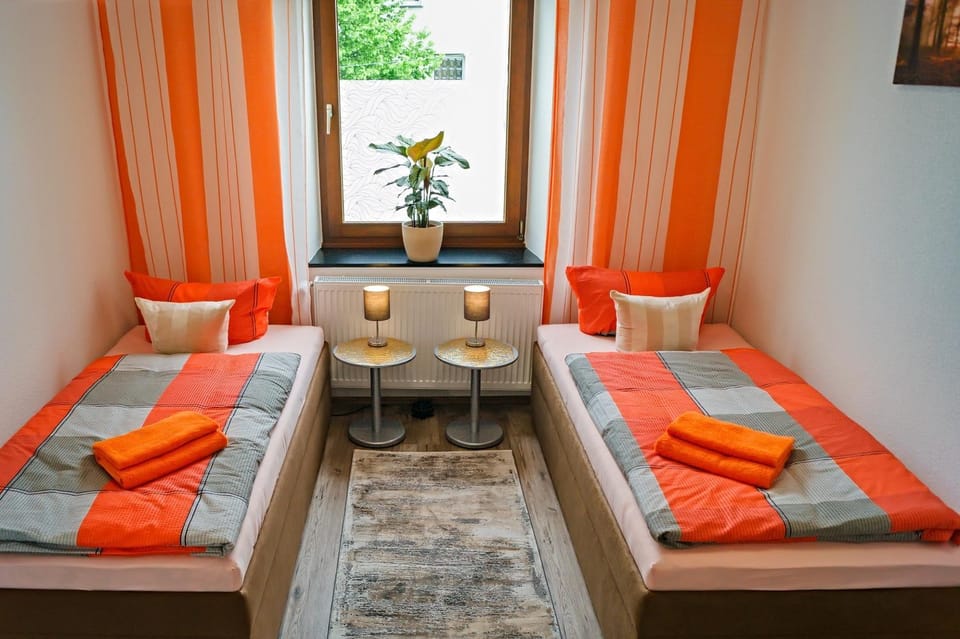Bed, Photo of the whole room, Seating area, Bedroom
