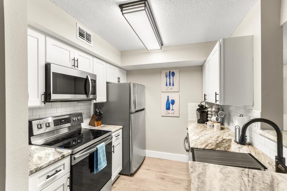 pet friendly, kitchen