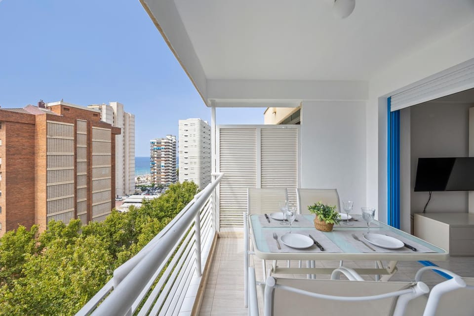 Balcony/Terrace, Dining area, Sea view, Street view, Street view