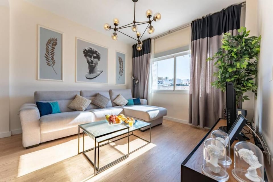 CT 247 - Faro's Paradise Colours Apartment in Torremolinos
