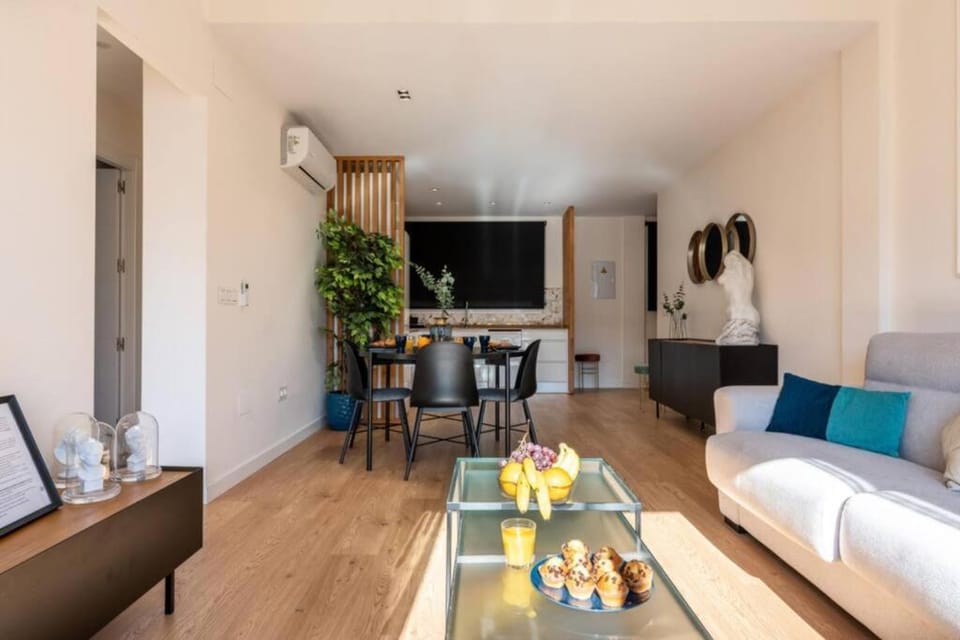 CT 247 - Faro's Paradise Colours Apartment in Torremolinos