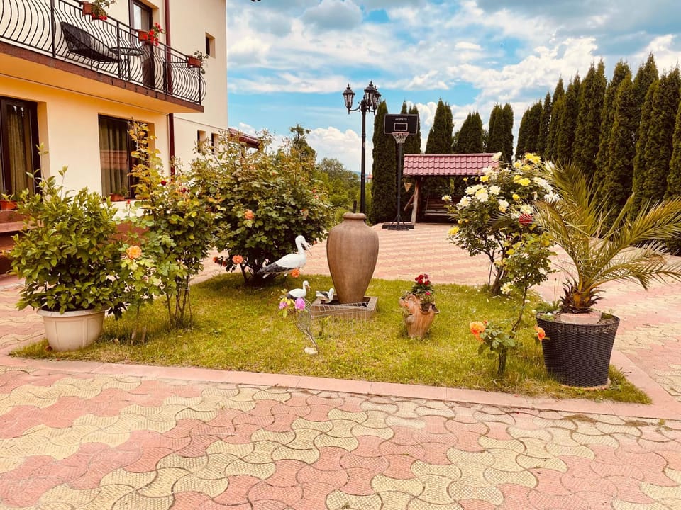 Pensiunea Valea Ursului Bed and Breakfast in Romania