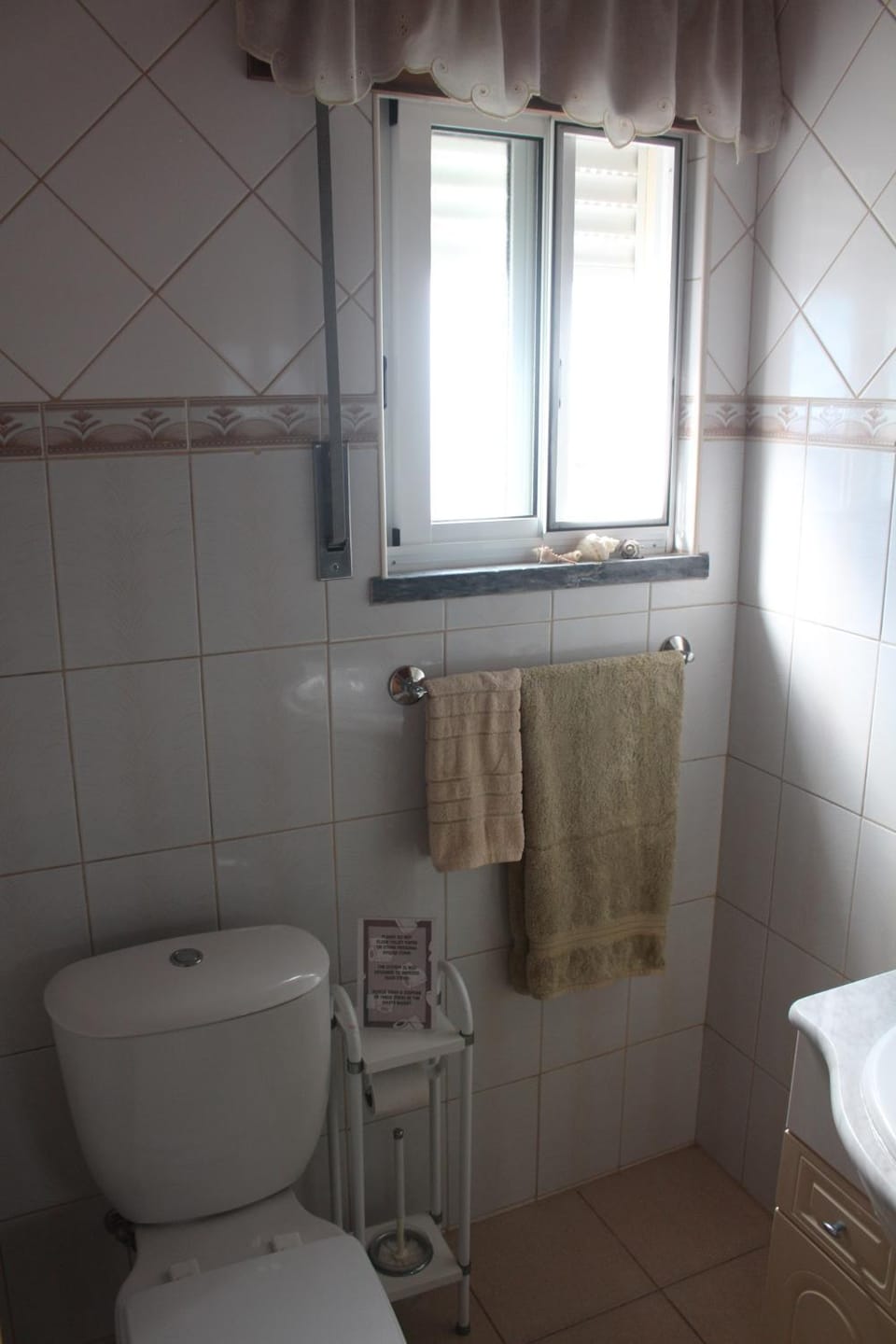 Toilet, Bathroom, bidet, towels